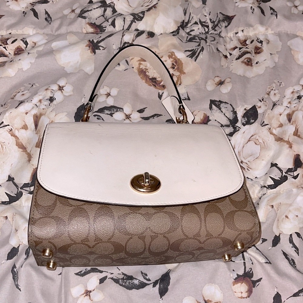 A Coach purse